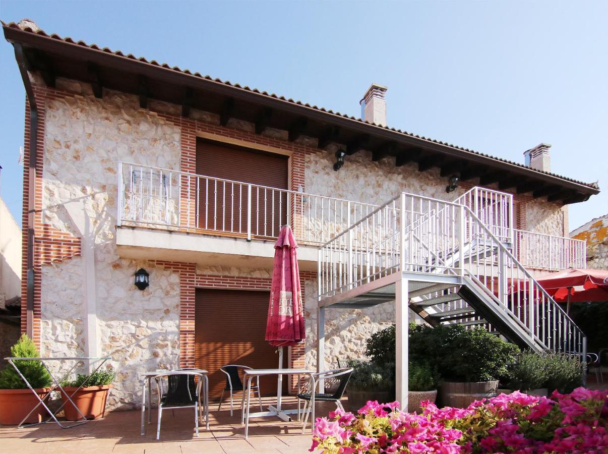 Apartamentos Turisticos Los Abuelos Montemayor de Pililla Exterior photo