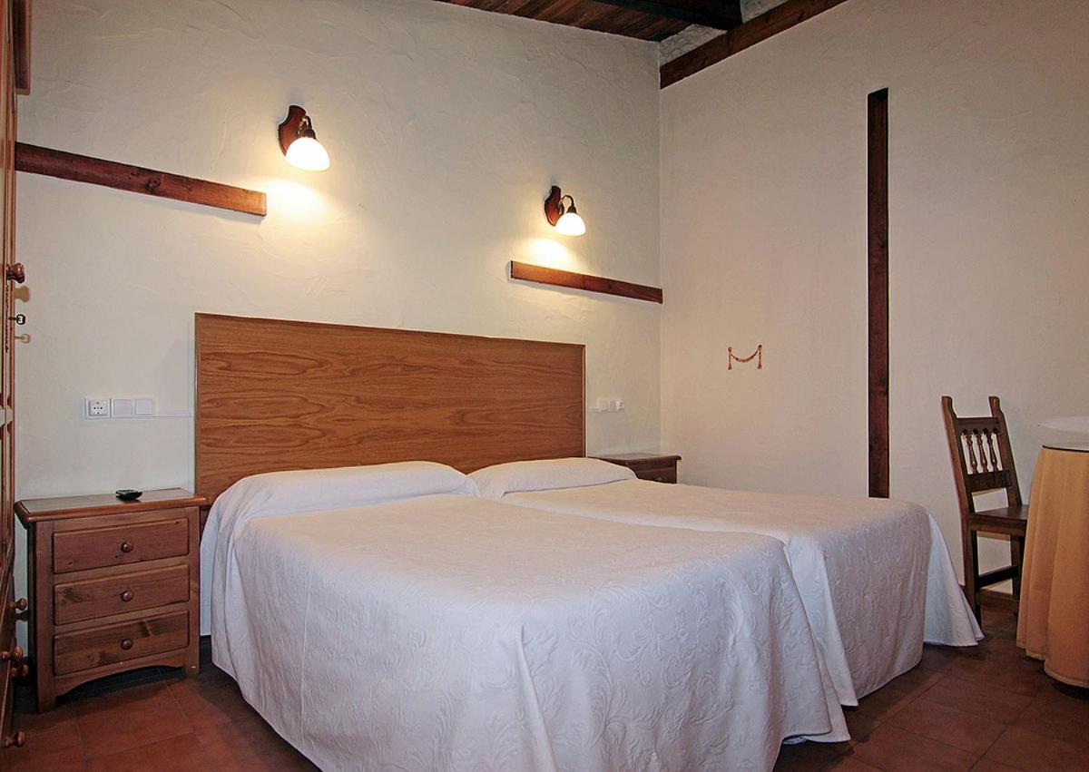 Apartamentos Turisticos Los Abuelos Montemayor de Pililla Exterior photo