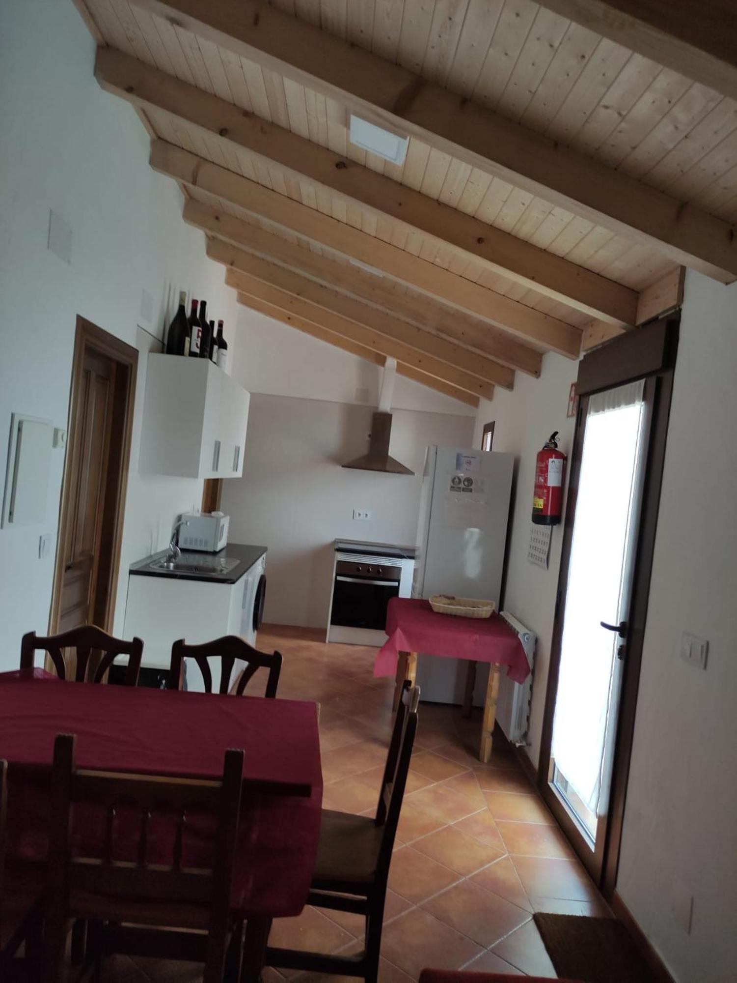 Apartamentos Turisticos Los Abuelos Montemayor de Pililla Exterior photo