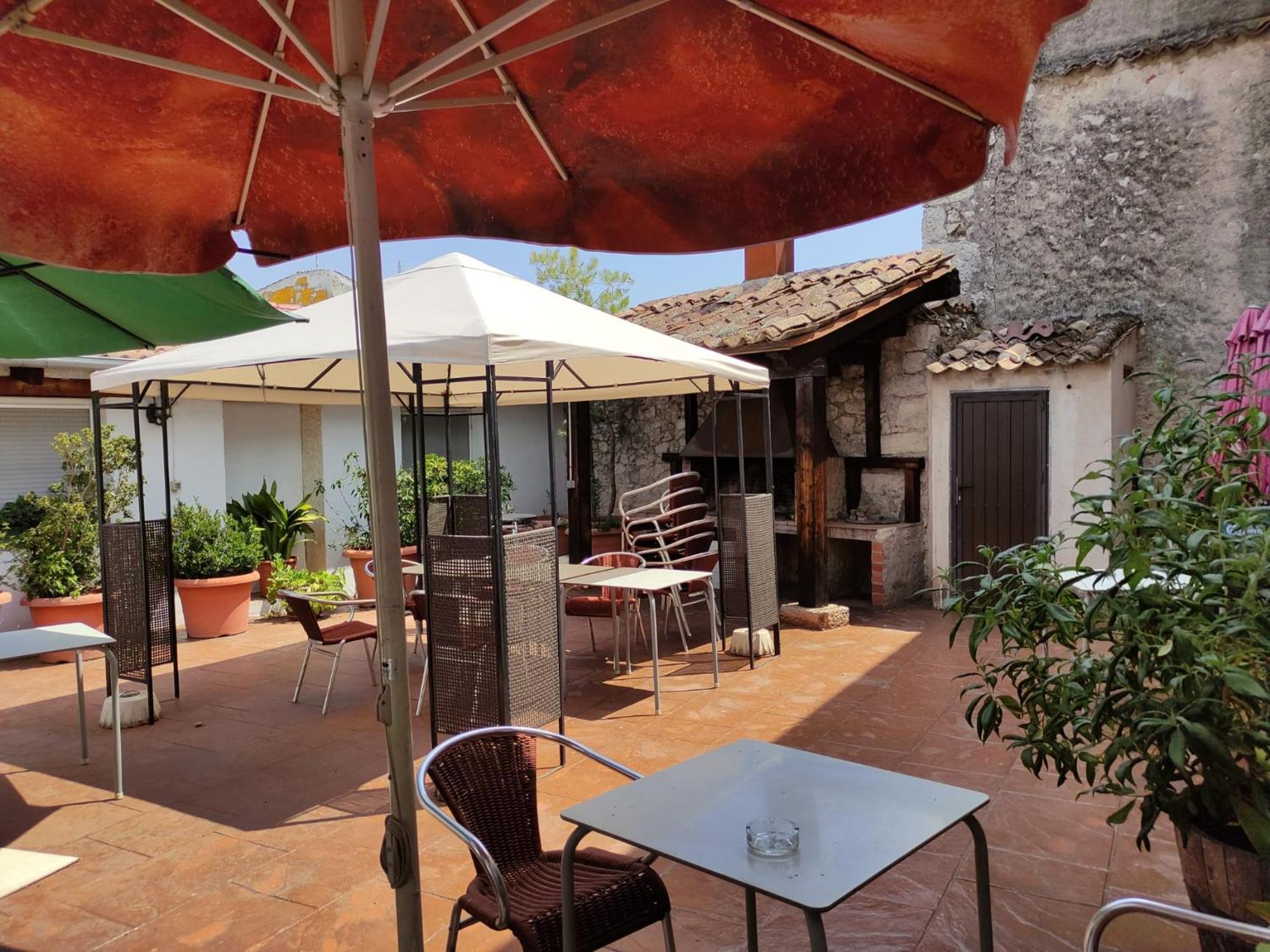 Apartamentos Turisticos Los Abuelos Montemayor de Pililla Exterior photo