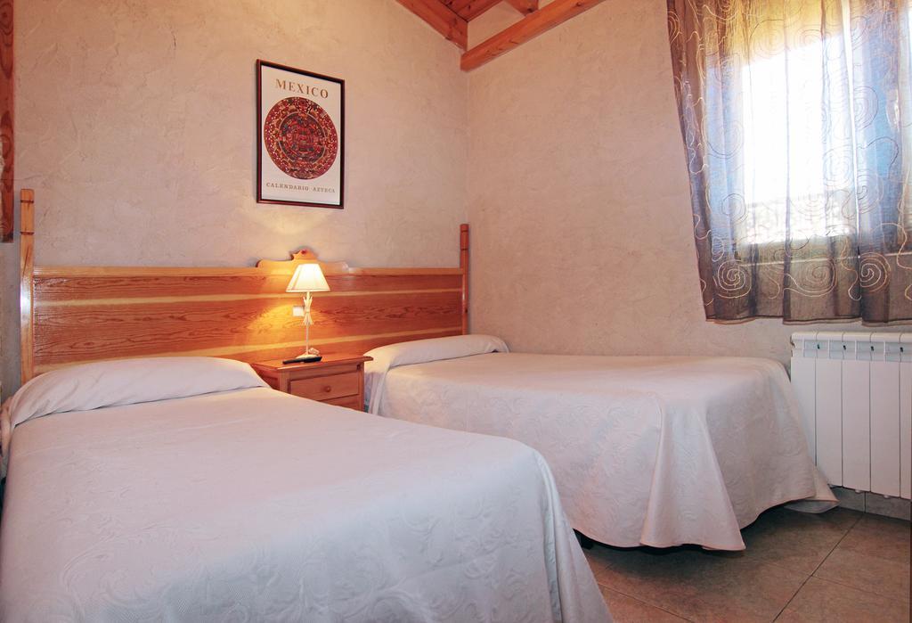 Apartamentos Turisticos Los Abuelos Montemayor de Pililla Exterior photo