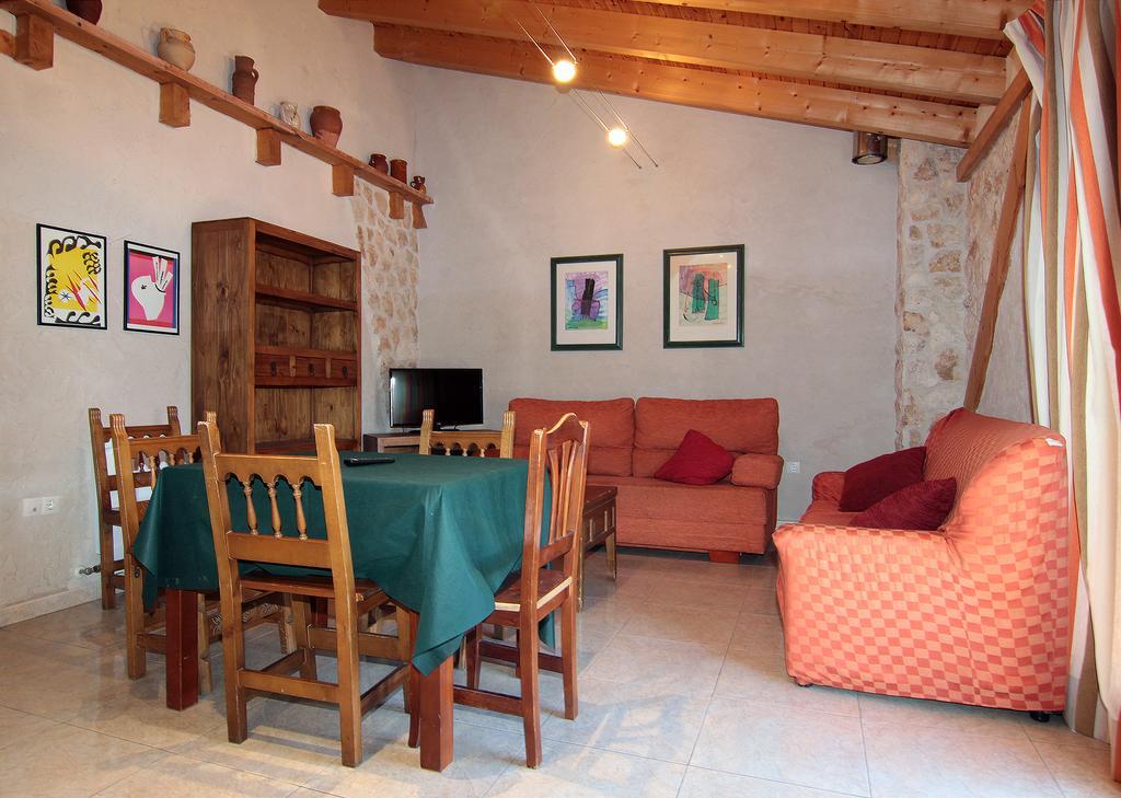 Apartamentos Turisticos Los Abuelos Montemayor de Pililla Exterior photo