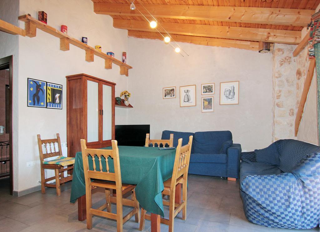 Apartamentos Turisticos Los Abuelos Montemayor de Pililla Exterior photo